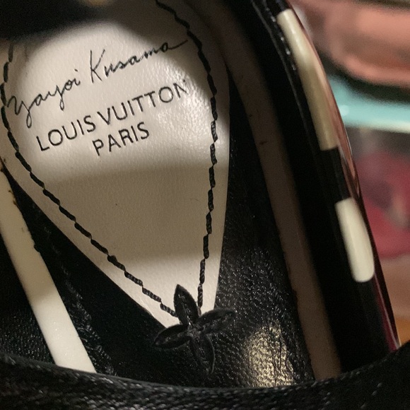 Louis Vuitton Peep Toe Bow Flats with Black Vernis Monogram Bow - Picture 3 of 9